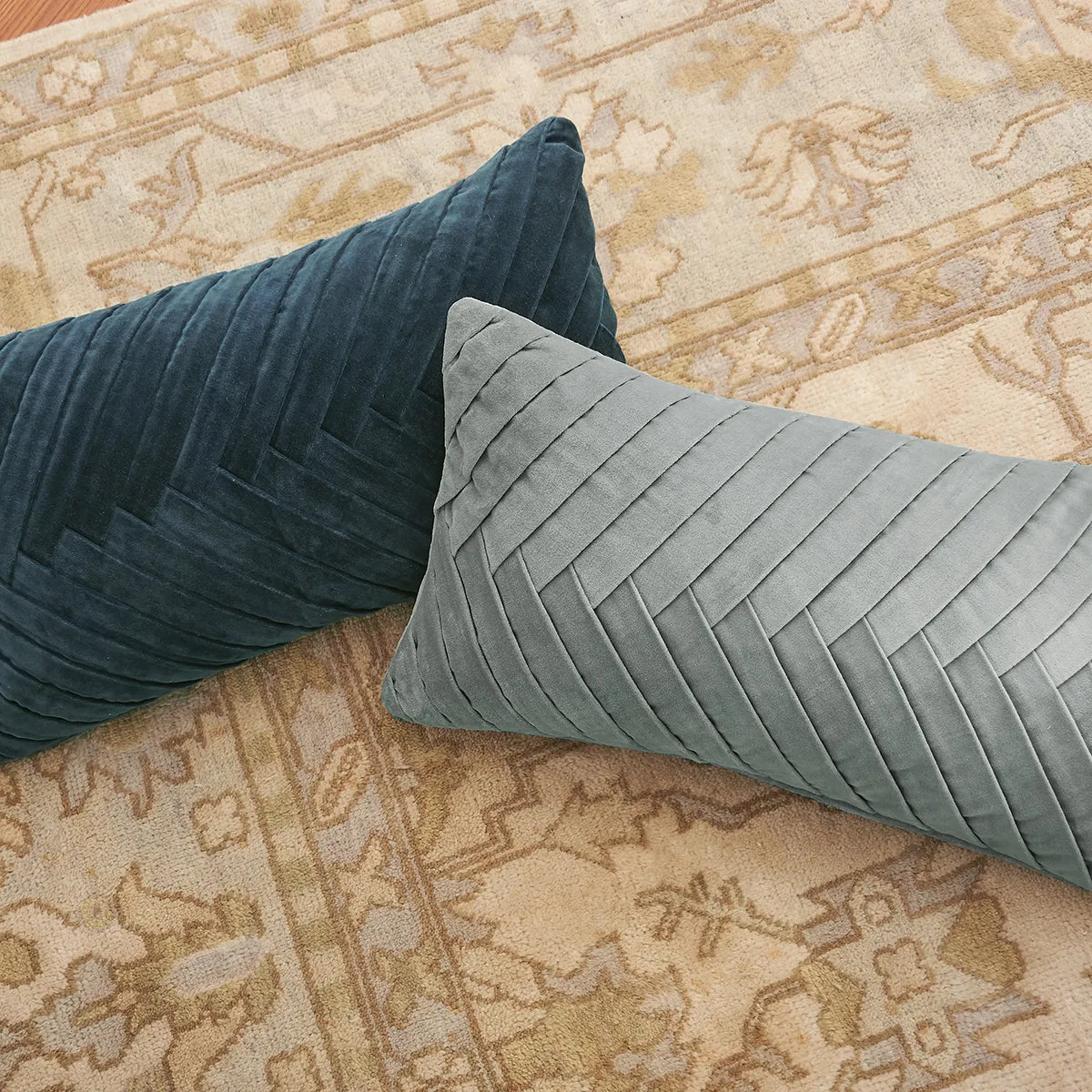 Carine Pillow