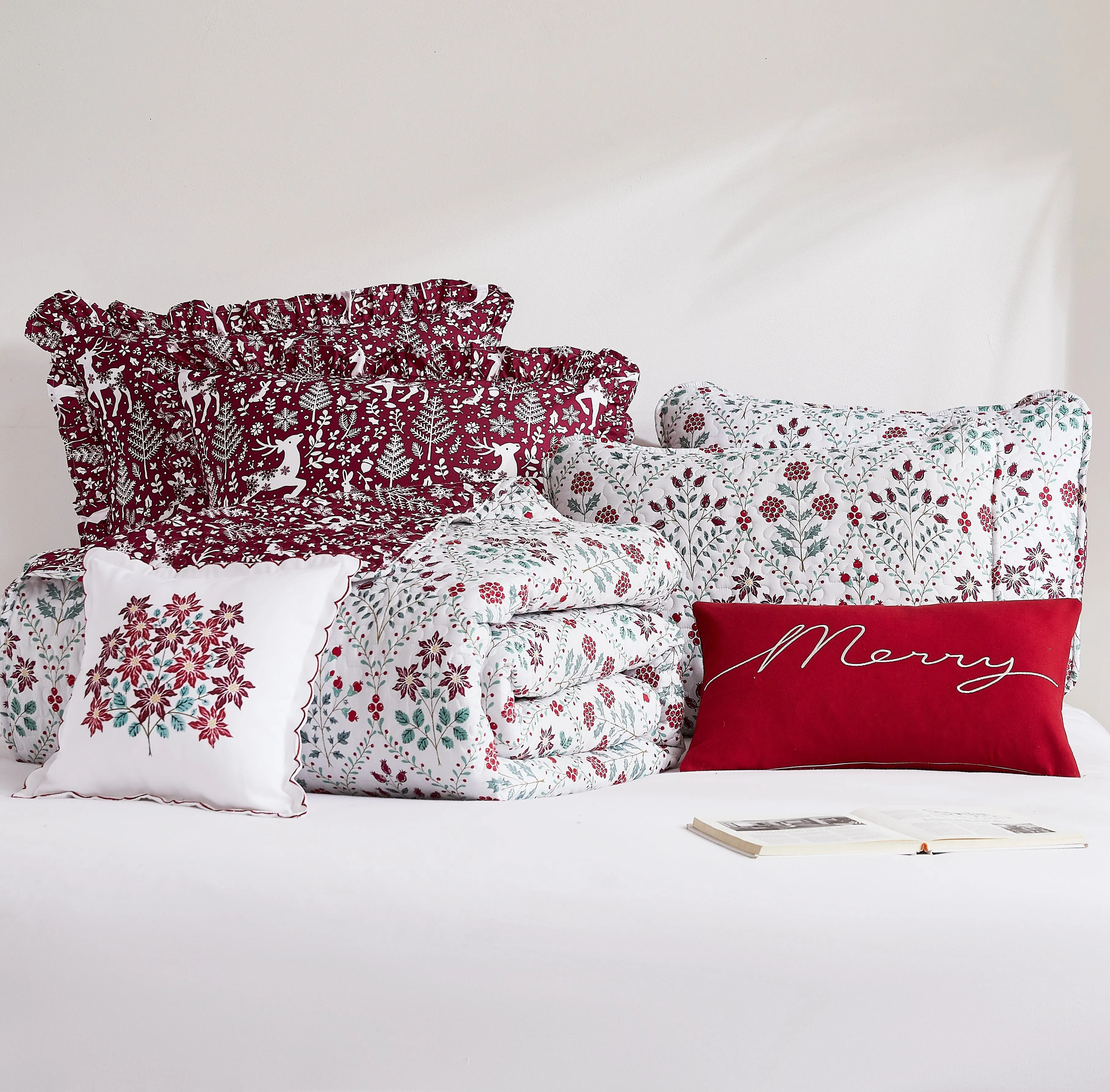 Holiday Harmony Reversible 7-Piece Quilt Bedding Set