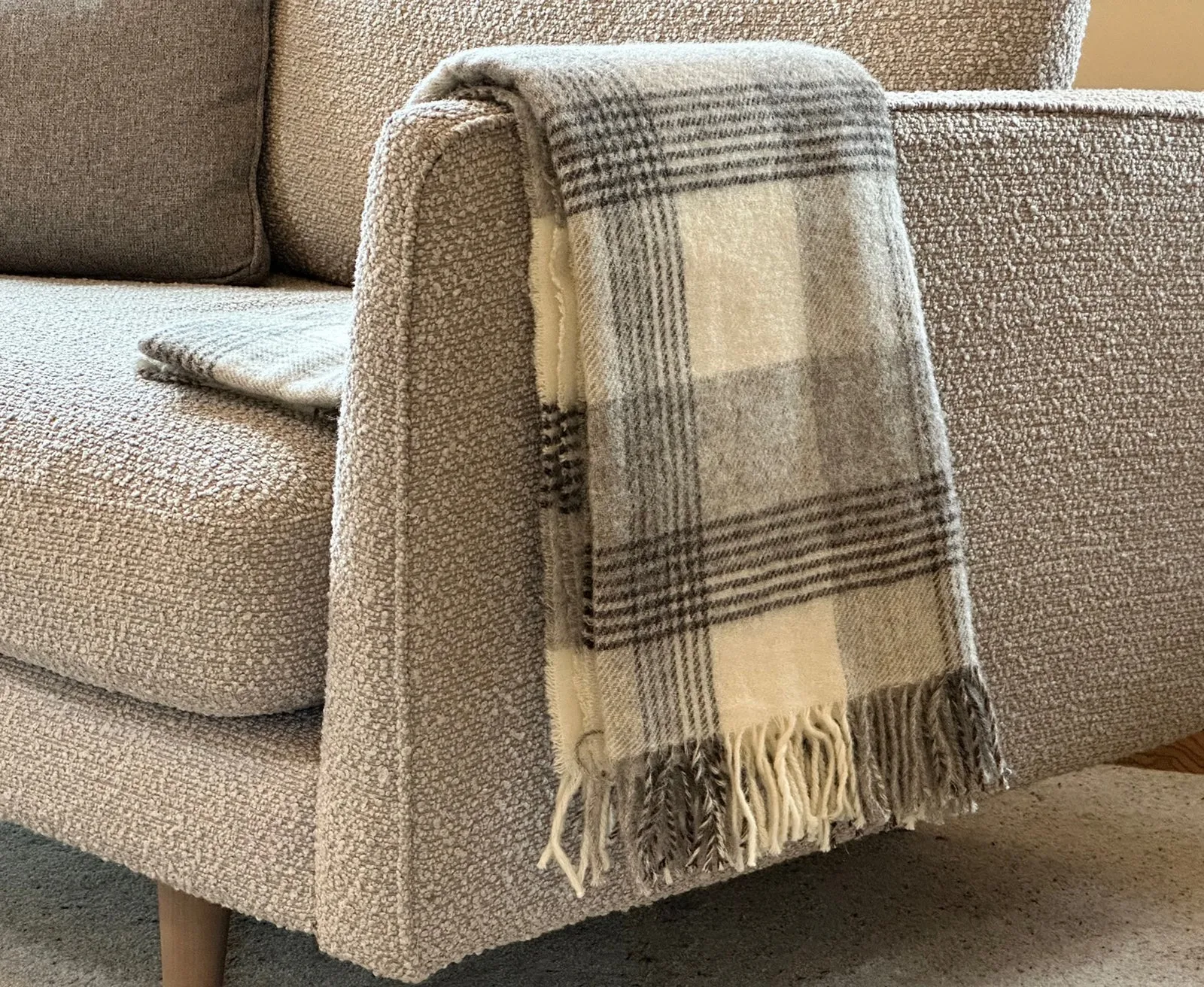 Lambswool Tartan Throw Grey